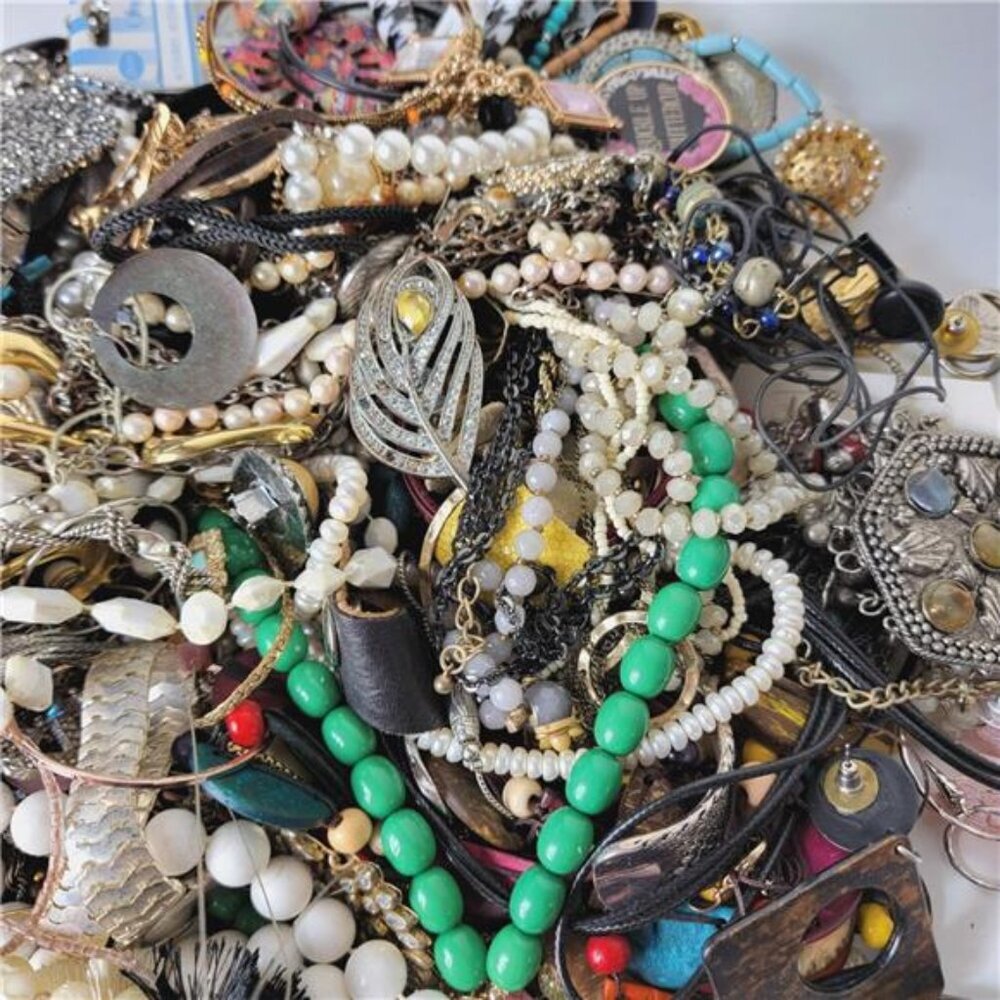 Huge Estate Junk Drawer Lot 3LB+ – Vtg/Mod Costume Rhinestones Gold Silver Tone - Picture 10 of 12